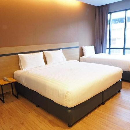 Sans Hotel Ratchaburi Εξωτερικό φωτογραφία