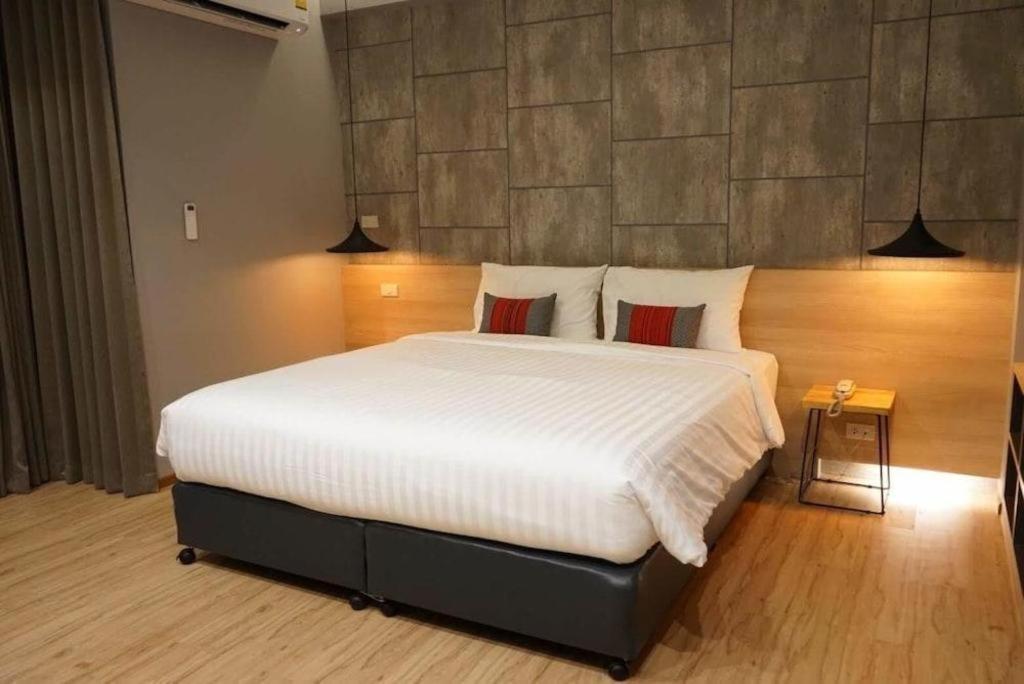 Sans Hotel Ratchaburi Εξωτερικό φωτογραφία