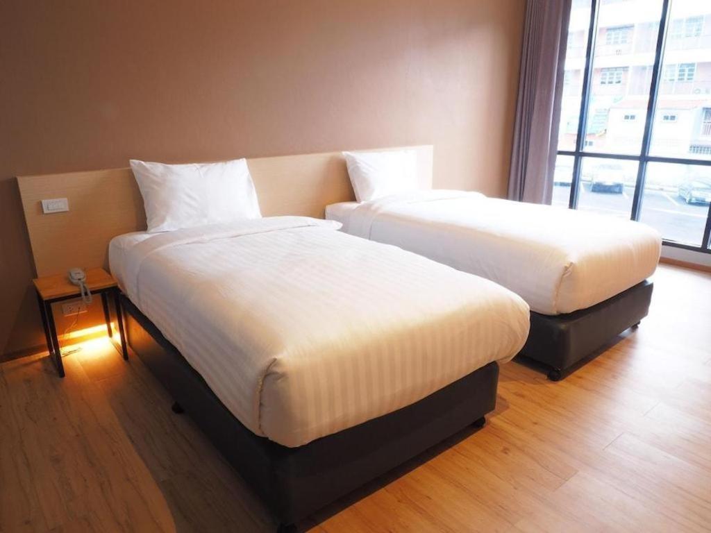 Sans Hotel Ratchaburi Εξωτερικό φωτογραφία