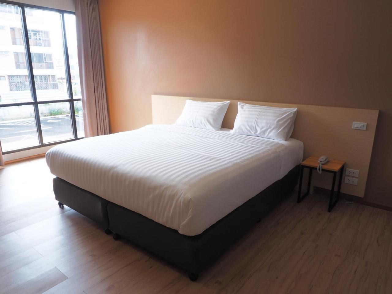 Sans Hotel Ratchaburi Εξωτερικό φωτογραφία
